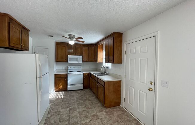 3 beds, 2 baths, $1,575