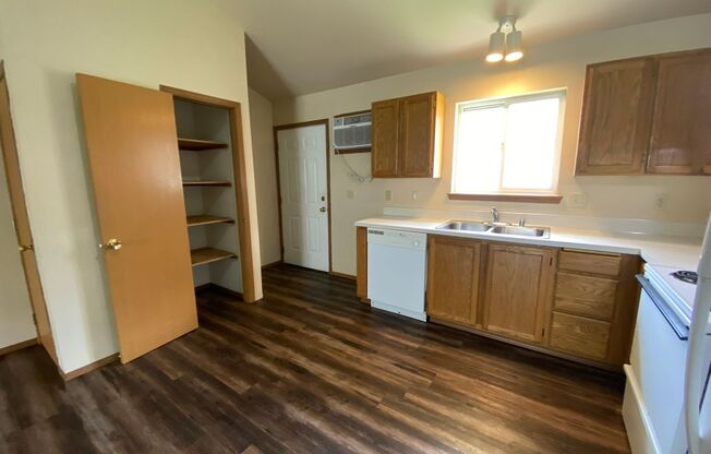 1008 E 19th Ave.