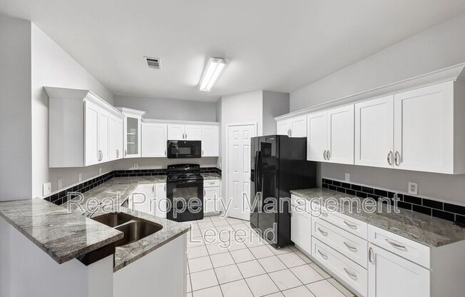 3211 ROUNDTREE LN
