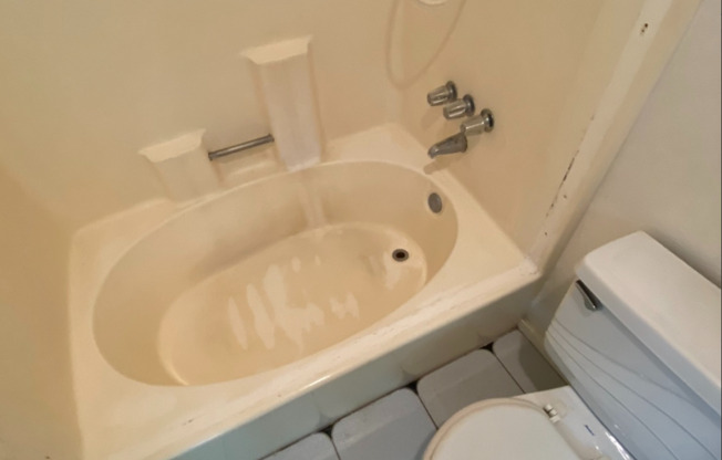 4 beds, 2.5 baths, $4,950