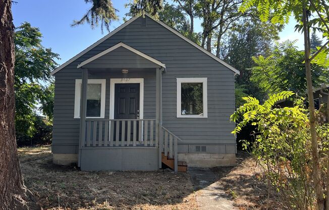 Charming 1 Bedroom Home In Downtown Vancouver for Rent - 3407 Grand Blvd