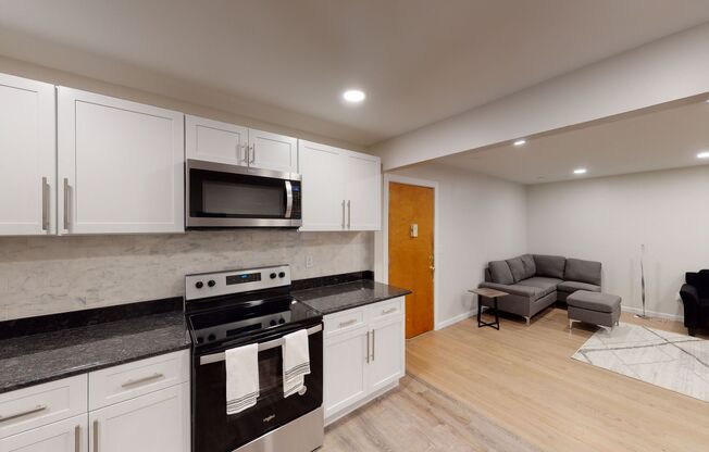 2 beds, 1 bath, 759 sqft, $2,050, Unit 307