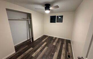 2 beds, 1 bath, $1,050, Unit 10