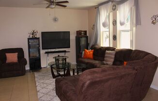 3 beds, 2.5 baths, $2,400