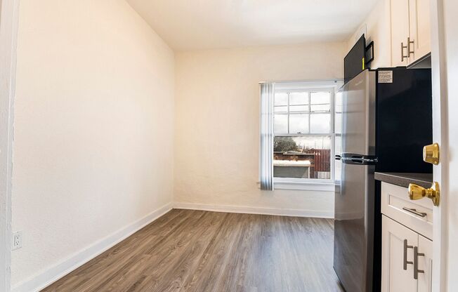 Studio, , 129 sqft, $845, Unit 821-10