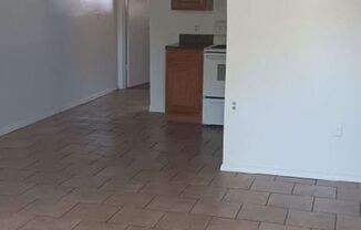 1 bed, 1 bath, $575, Unit 12