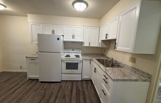 2815 Thomas Dr