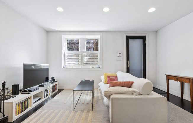 35 W 95 ST