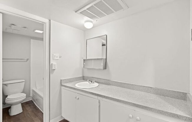 1 bed, 1 bath, 535 sqft, $800, Unit 27