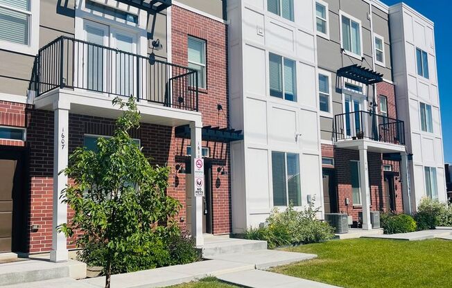 Beautiful townhome with 2 car deep garage and central air