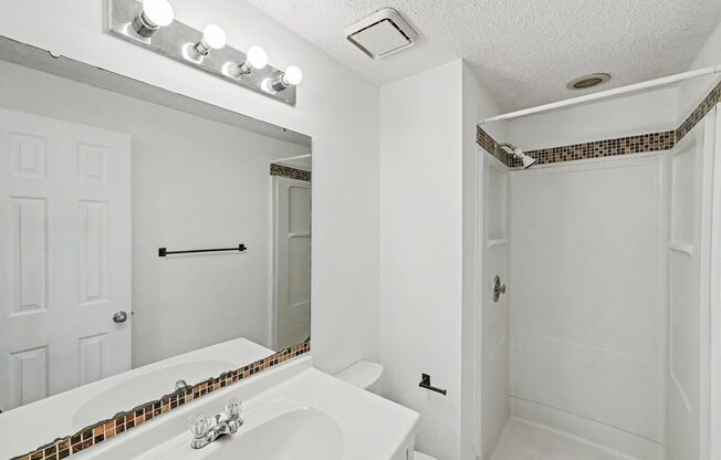 3BR/2.5BA Condo with Private Patio in University Area!