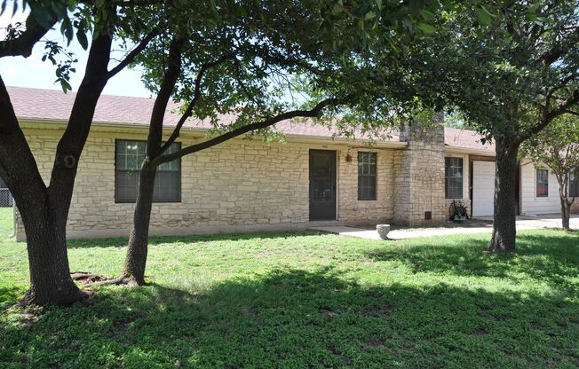 2 Bedroom 1 Bath 1 Car Garage in Heart of Pflugerville
