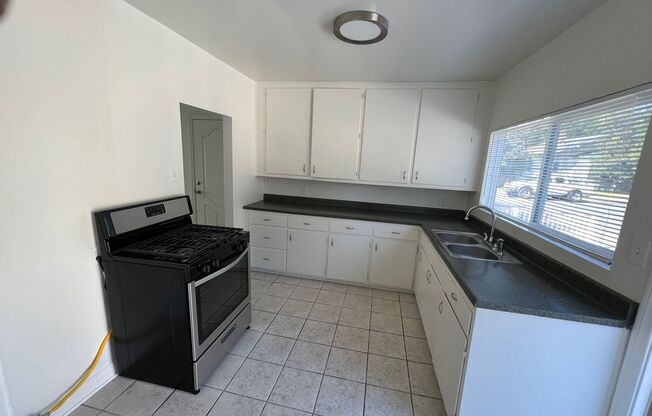 3 Bed 1 Bath House in Downtown Fullerton!