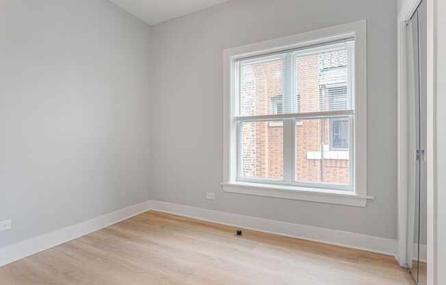 2 beds, 1 bath, $2,200, Unit 301