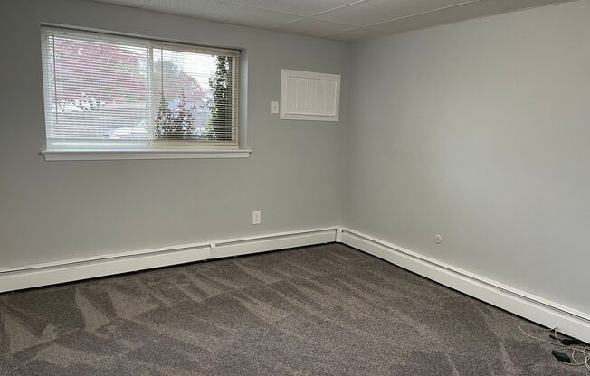 1 bed, 1 bath, 600 sqft, $1,525, Unit B - 28