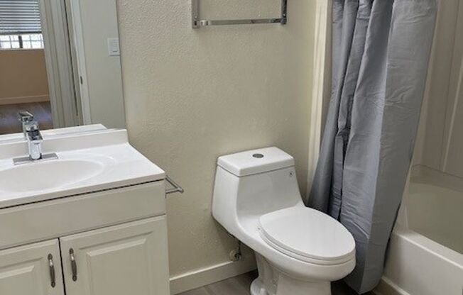 1 bed, 1 bath, $2,350, Unit 2