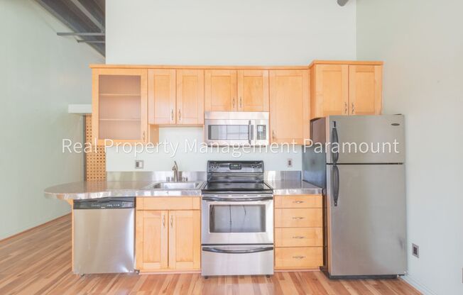 Beautiful One Bedroom Apartment in Downtown Los Angeles!