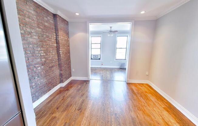 2 beds, 1 bath, $4,495, Unit 4D