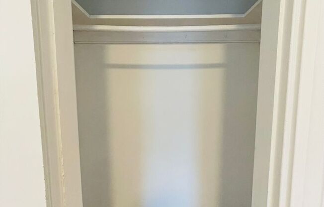 2 beds, 1 bath, 595 sqft, $3,200, Unit 46