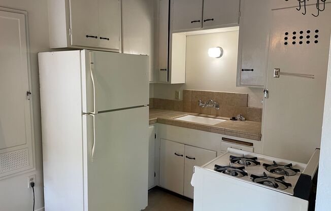 1 bed, 1 bath, $1,925, Unit 04