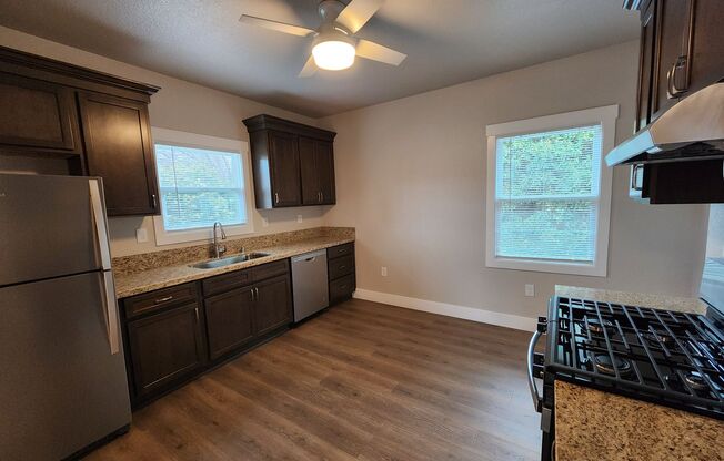 2 beds, 1 bath, $1,850, Unit 845 9th Ave