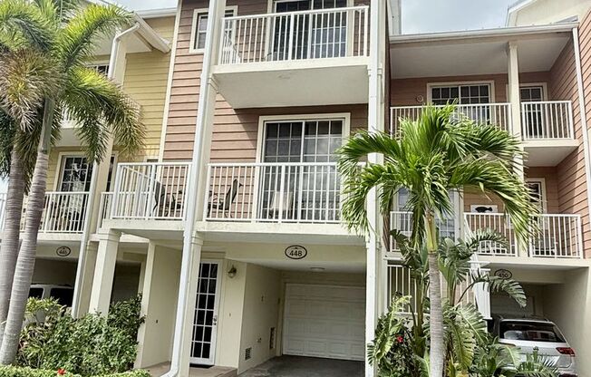 Waterfront townhome in Little Harbor