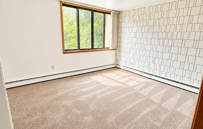2 beds, 1 bath, 846 sqft, $1,299, Unit 7808 - 4