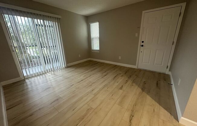 New Remodeled 2 bed 1 bath condo in Casselberry!