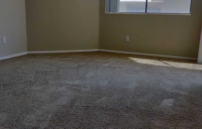 1 bed, 1 bath, 670 sqft, $1,250, Unit 212