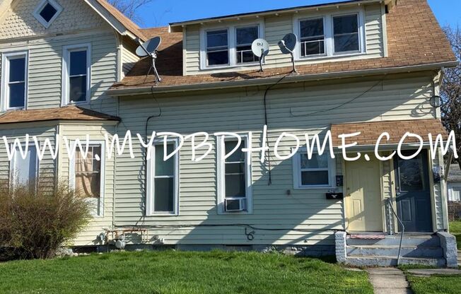 1304 Marion St