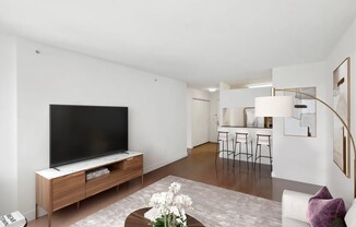 557 10 AVE