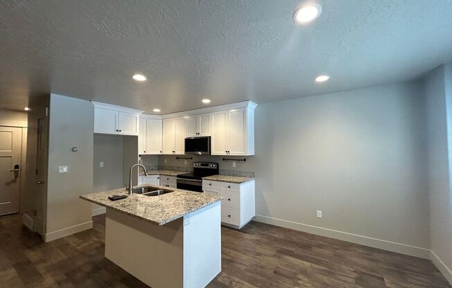 3 Bedroom 2.5 Bathroom Townhome in Santaquin!