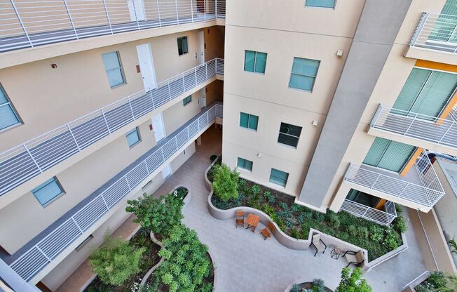 PACIFIC LUXE APARTMENTS | GLENDALE | SCHEDULE A TOUR