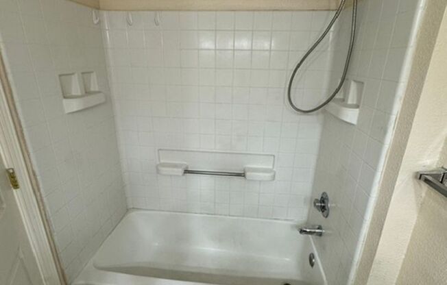 1 bed, 1 bath, $1,025, Unit # 1012