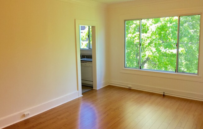 2 beds, 1 bath, $2,250, Unit 301