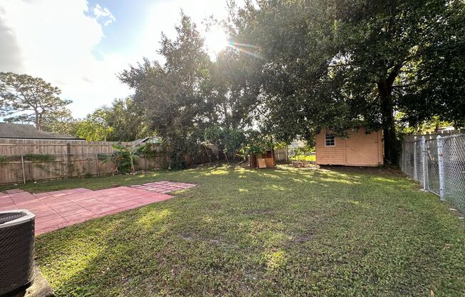 Fully Fenced Privacy in Orlando – Stylish 2 bedroom Near Theme Parks and Beaches!