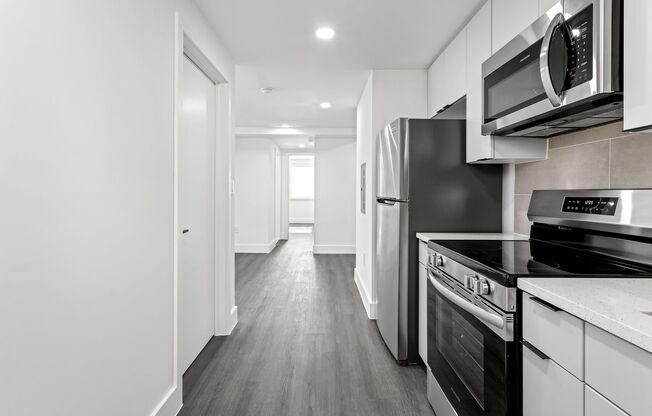 3 beds, 2 baths, 788 sqft, $3,580, Unit 6701-207