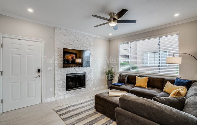 2 beds, 2 baths, 972 sqft, $2,800, Unit Unit 1150