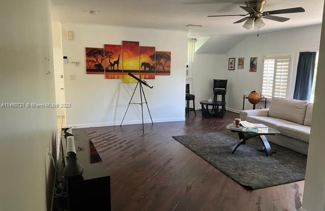 1 N KROME AVE