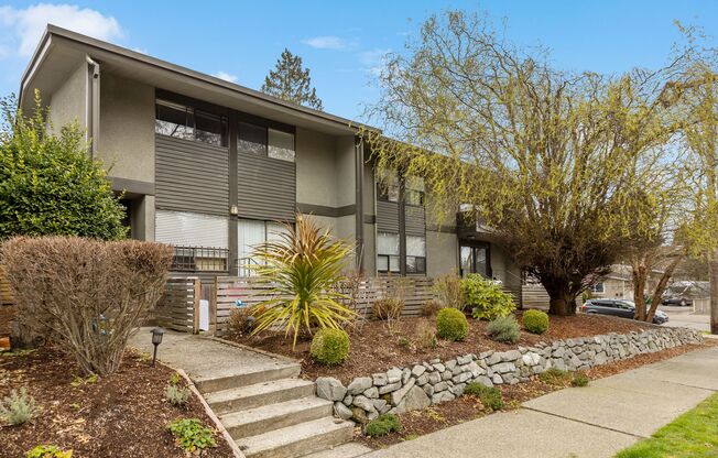 Woodlawn Apartments