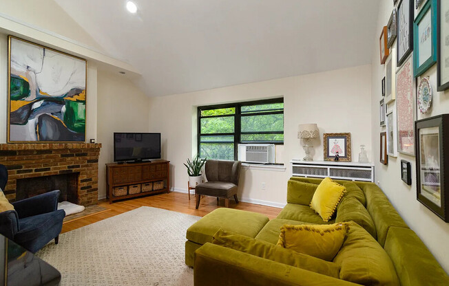 257 W 91 ST