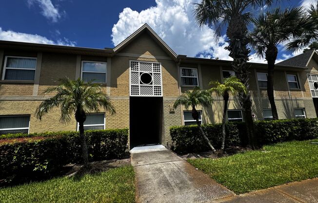 2 Bedroom 2 Bath Hawthorne Village Condo near FL Mall!