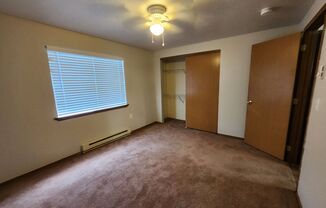 1 bed, 1 bath, 690 sqft, $1,200, Unit F-71