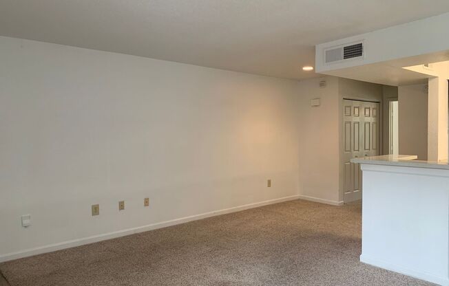 1 bed, 1 bath, 640 sqft, $980, Unit 2409