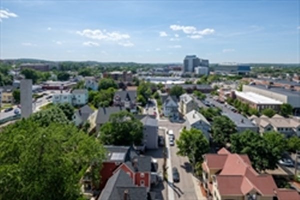 2 beds, 1.5 baths, 840 sqft, $2,900, Unit 604