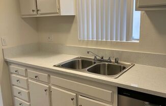 2 beds, 2 baths, $2,350, Unit 12