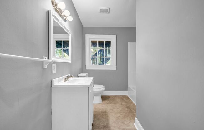 SPACIOUS 6 BEDS | 3 BATHS - IN THE HEART OF DOWNTOWN ATLANTA