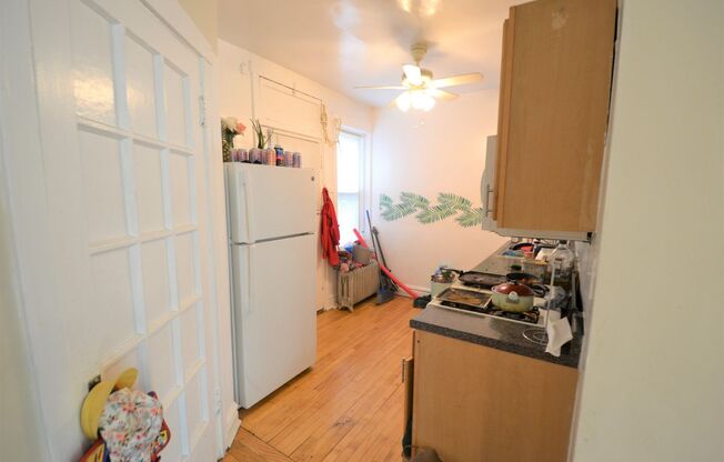 2 beds, 1 bath, 950 sqft, $1,700, Unit 3902-3A