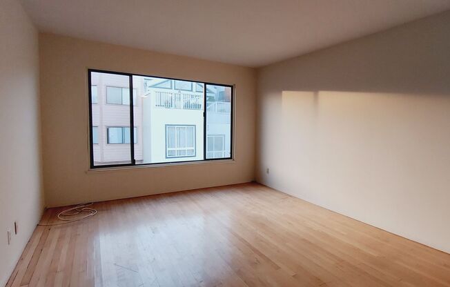 1 bed, 1 bath, 700 sqft, $2,195, Unit 12