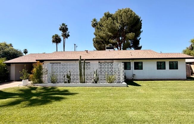 Updated Central Phoenix 3 bed, 2 bath with open layout, stainless steel appliances, and large irrigated backyard near Downtown and light rail.